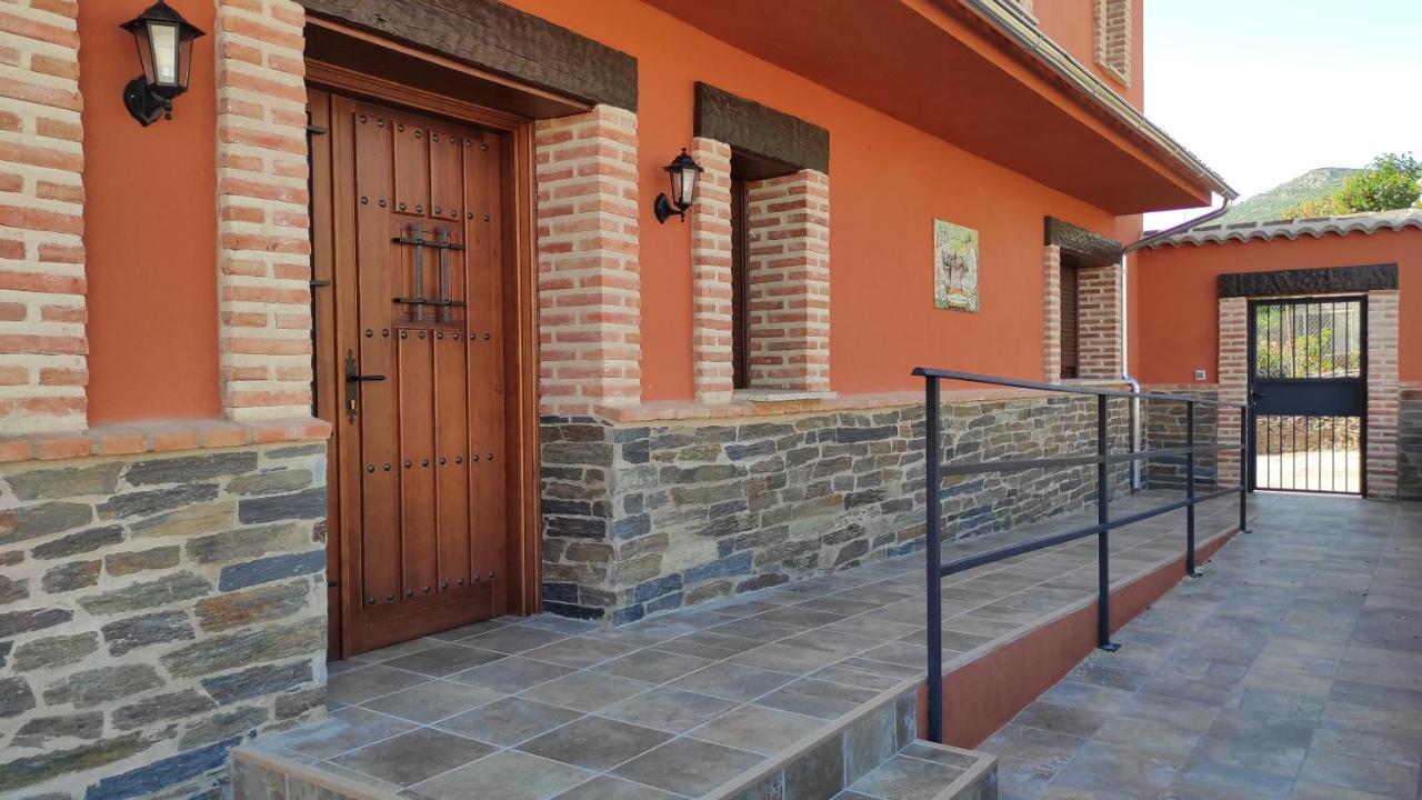 Casa Rural La Colmena Del Geoparque Navatrasierra Exterior foto